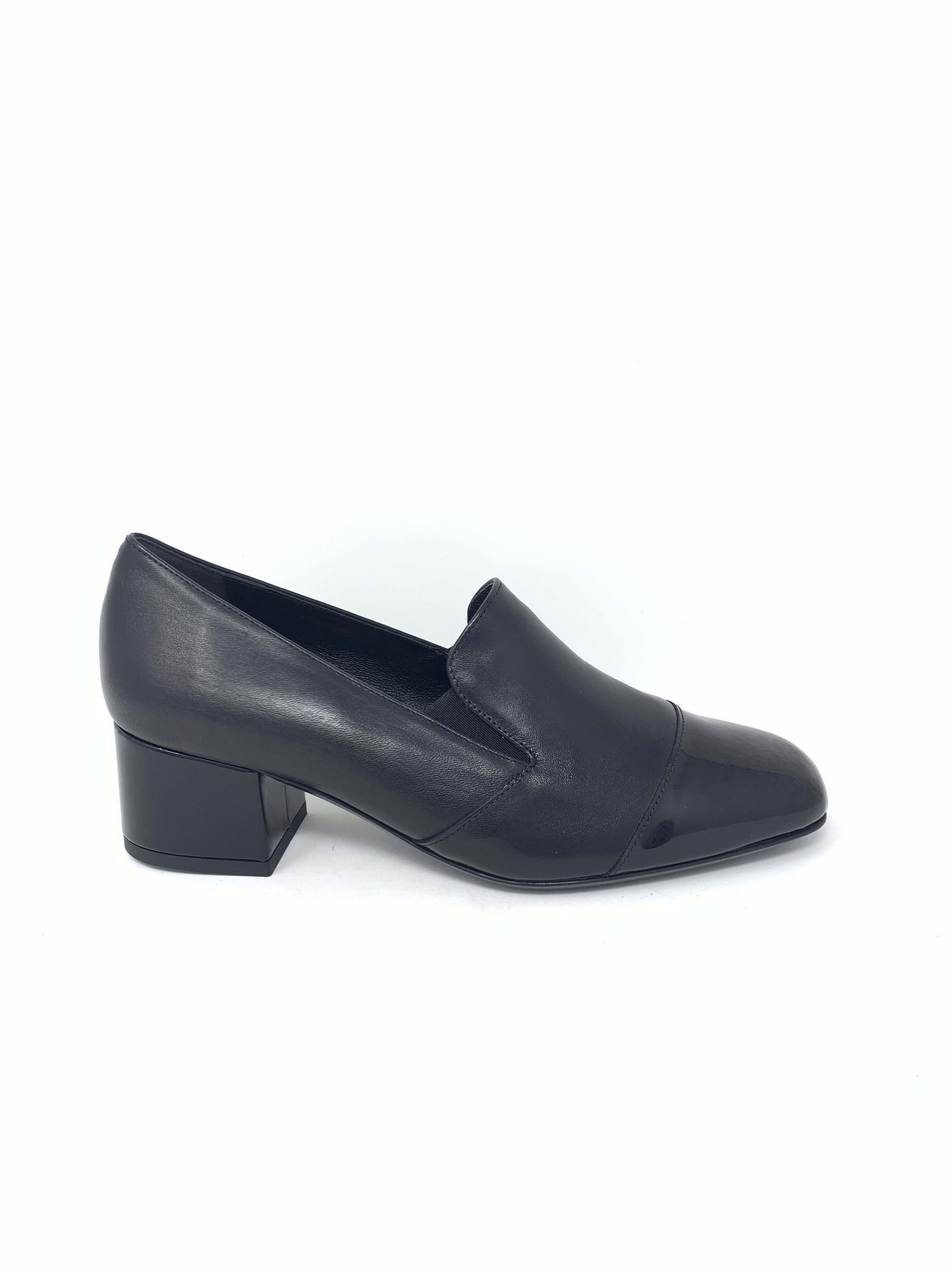 Scarpa in pelle inserti vernice nero