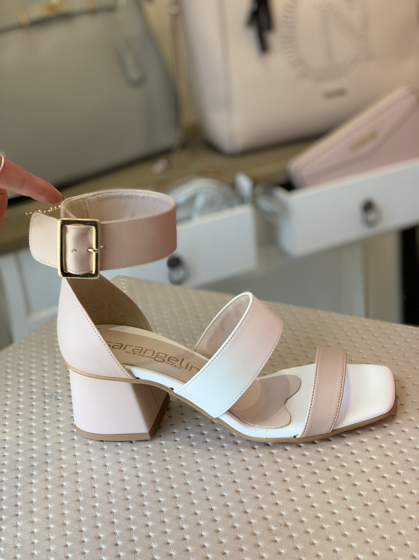 Sandalo con cinturino bianco/rosa