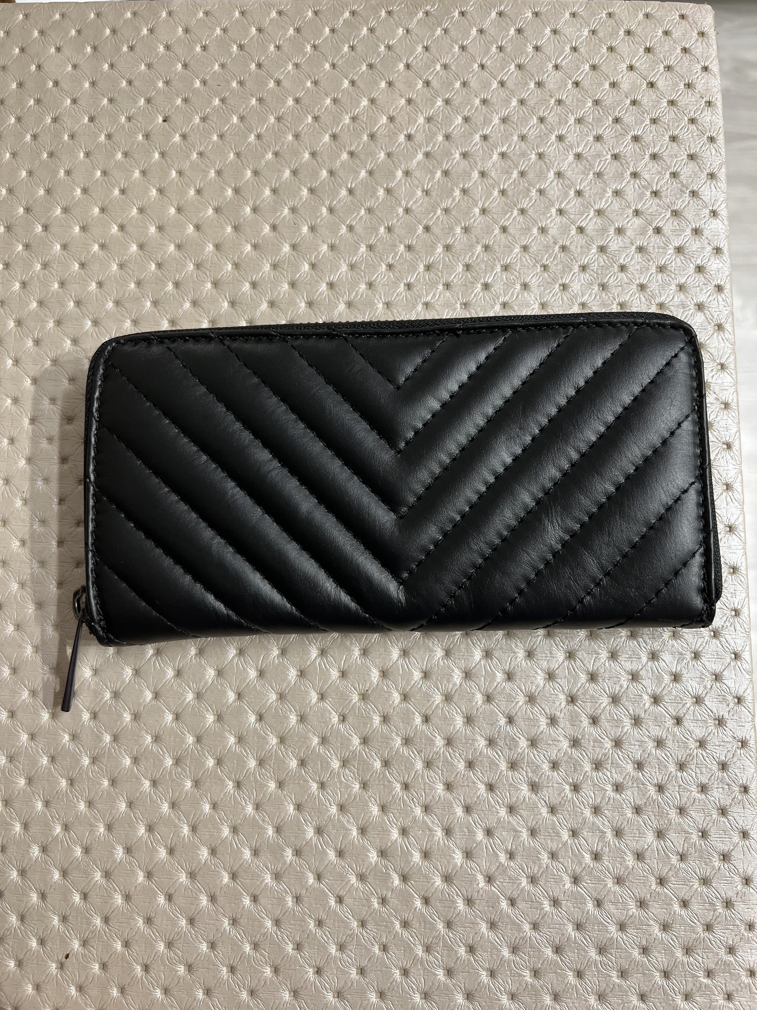 Portafoglio zip trapuntato pelle nero