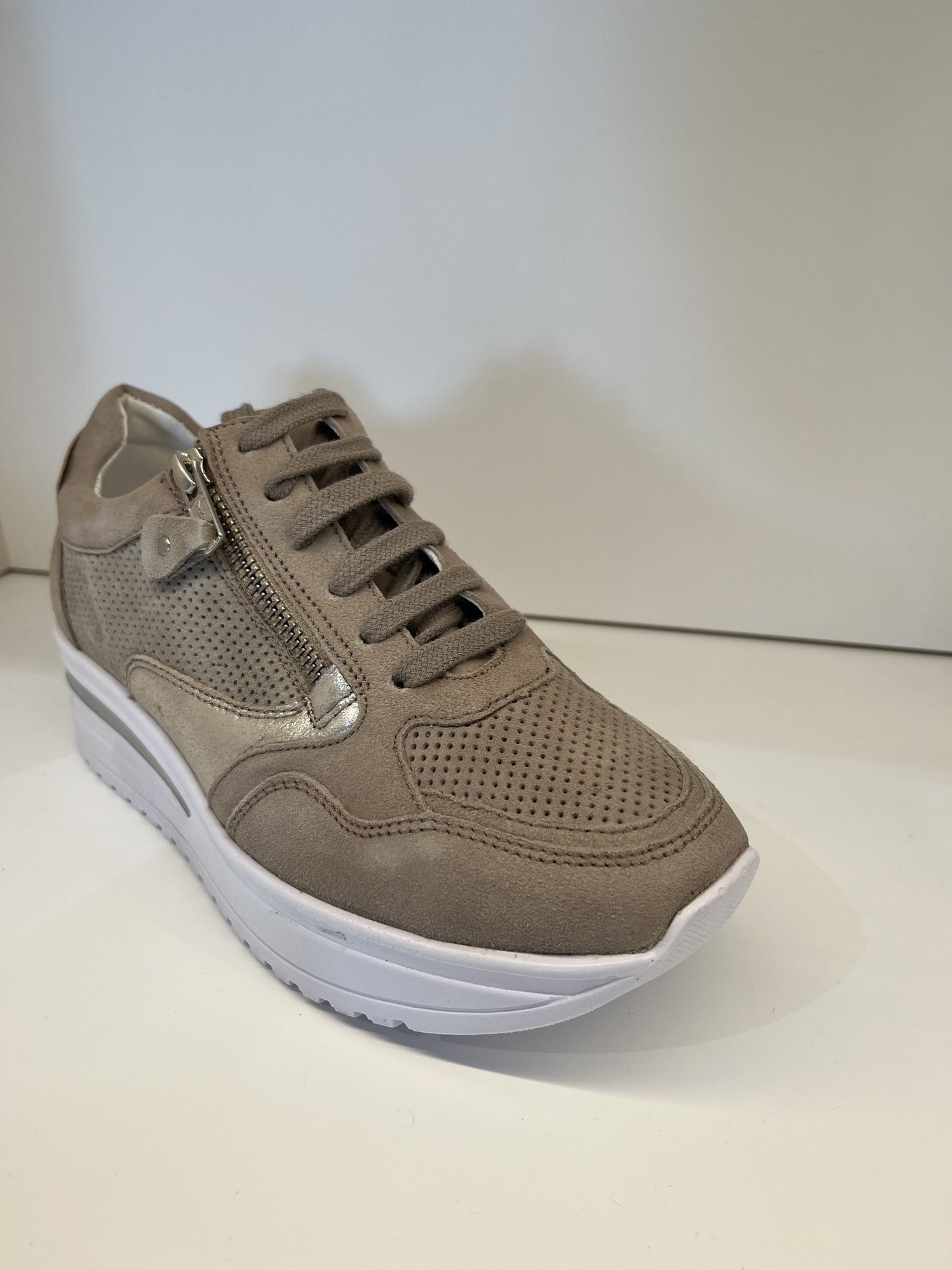 Sneakers con zip metal taupe
