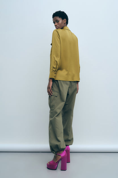 Camicia in raso con tasche  - L6602